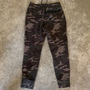 American Eagle mens camo jogger